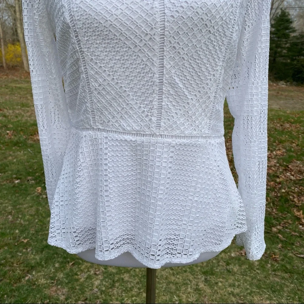 BANANA REPUBLIC TOP BLOUSE WHITE LACE PEPLUM LONG SLEEVE CREWNECK SIZE S